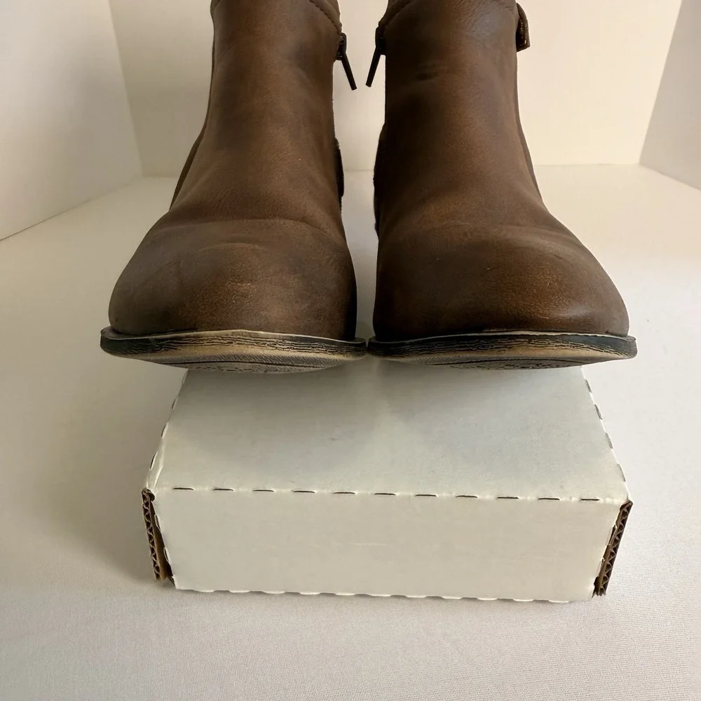 Madden Girl Hunttz Vegan Bootie Stacked Heel Side Zip Brown 6.5M Women/Teen